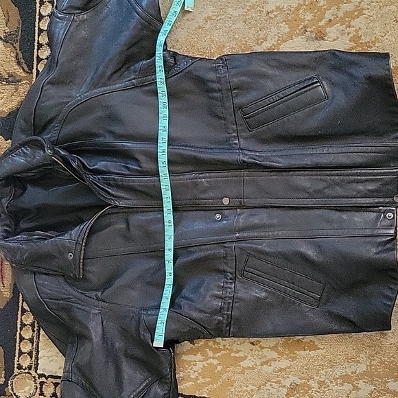 Leather coat - Picture 9 of 11